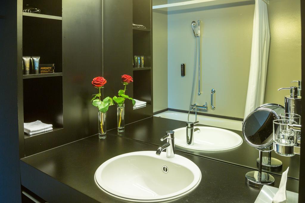 Dasbreitehotel Am Rhein Basel Luaran gambar